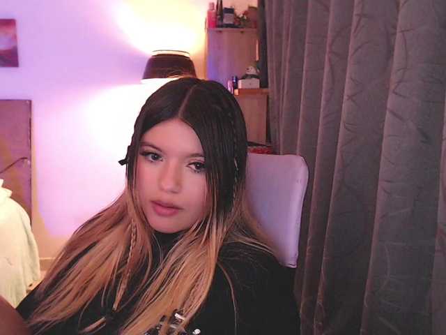 Sweet-emily1's BongaCams show and profile