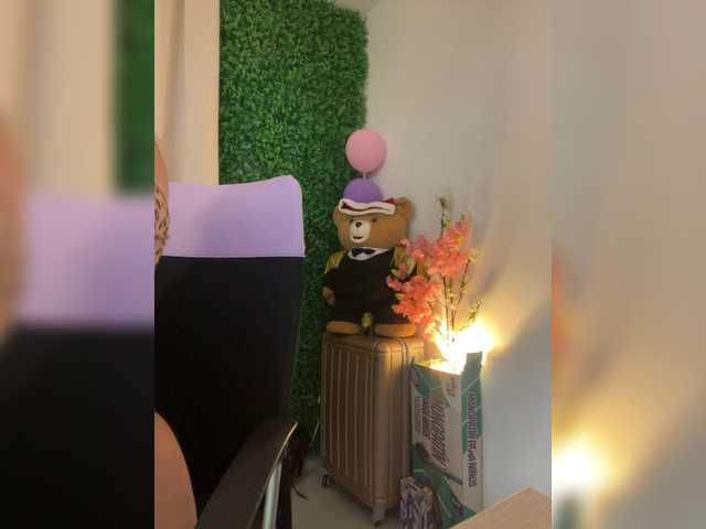 Sweet-emily1's BongaCams show and profile