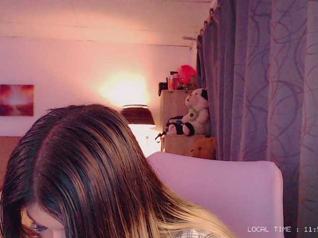 Sweet-emily1's BongaCams show and profile