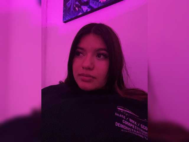 Sweet-emily1's BongaCams show and profile