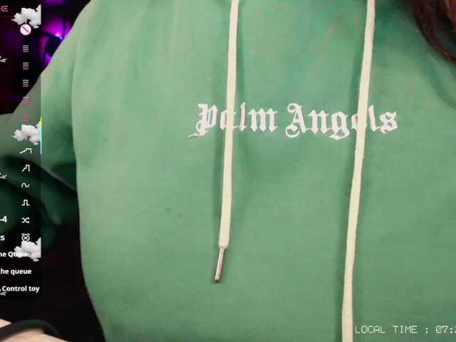 Sweet-emily1's BongaCams show and profile