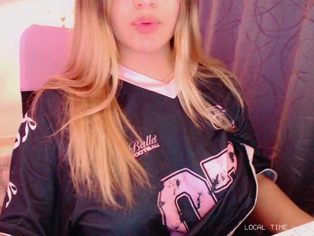 Sweet-emily1's BongaCams show and profile