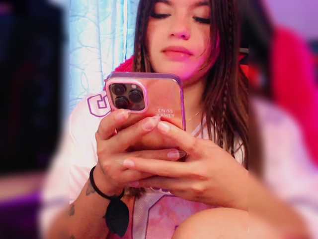 Sweet-emily1's BongaCams show and profile