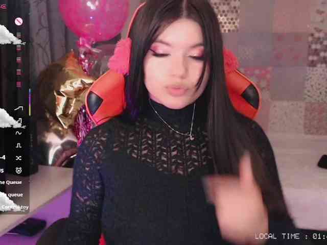Im Emi (18, Hispanic Cam Girl) performing squirt.