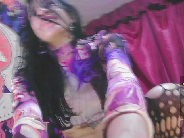 Masturbate to EvilNikki, she wants to masturbate for you EvilNikki from BongaCams