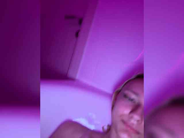 Angelina_1 webcam