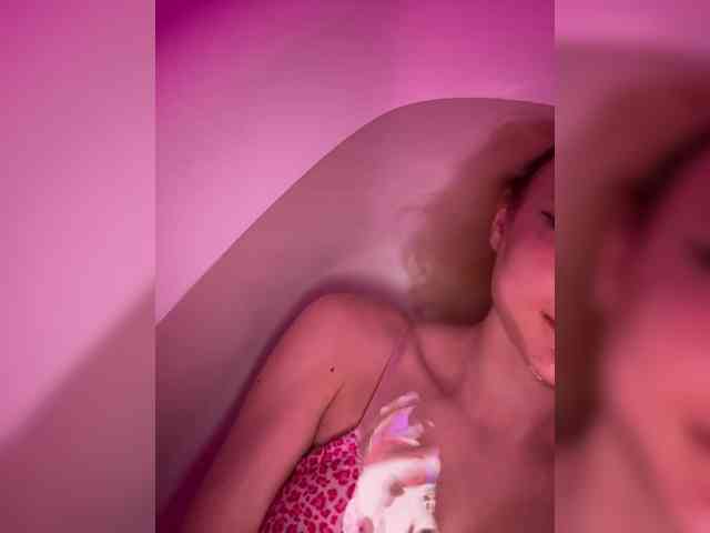 Angelina_1 webcam