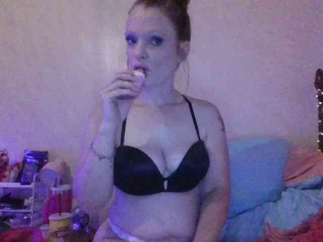 sexiginger23 webcam