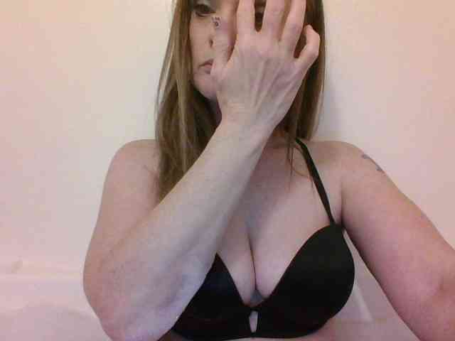 sexiginger23 webcam