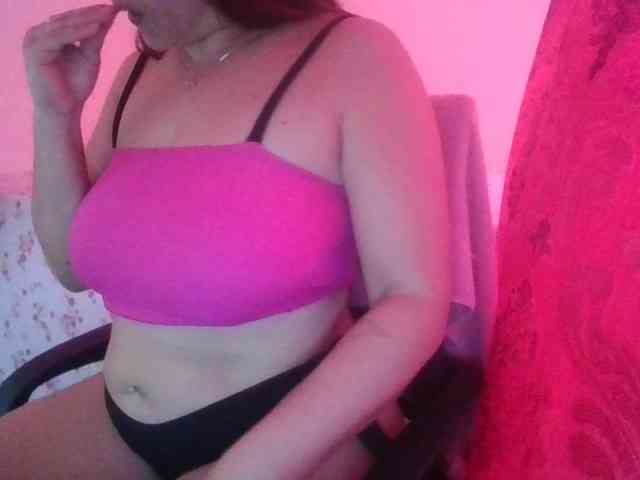 lishall Live Webcam on BongaCams