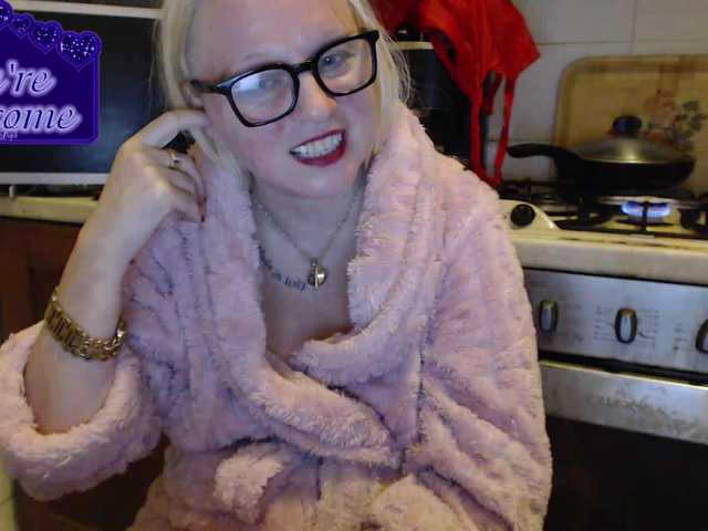 martachatte19 è una cam girl italiana dal vivo durante uno show su BongaCams. Tag associati: White/Caucasian,Blonde,Trimmed