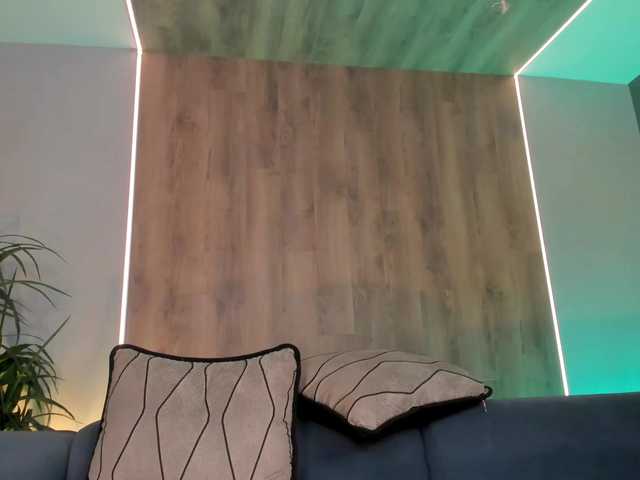 MileyCruz's BongaCams show and profile