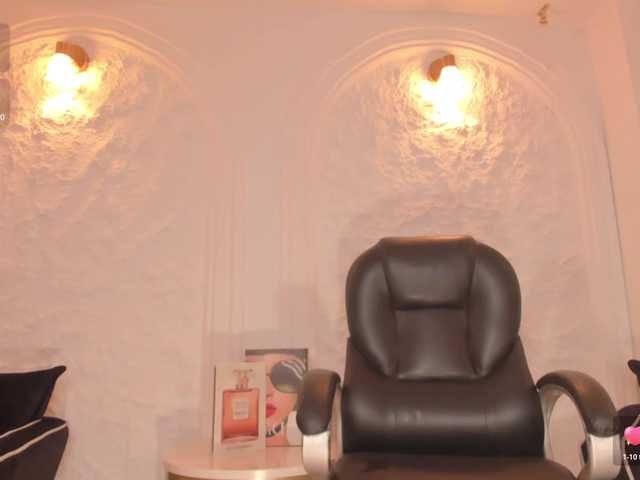 MileyCruz's BongaCams show and profile