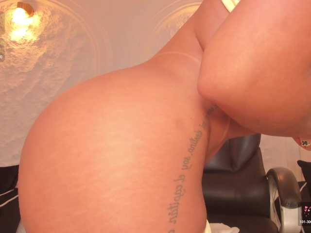 MileyCruz's BongaCams show and profile