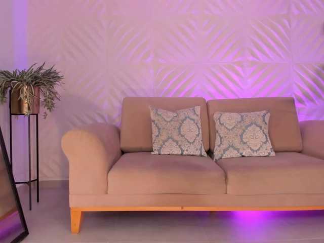 MileyCruz's BongaCams show and profile