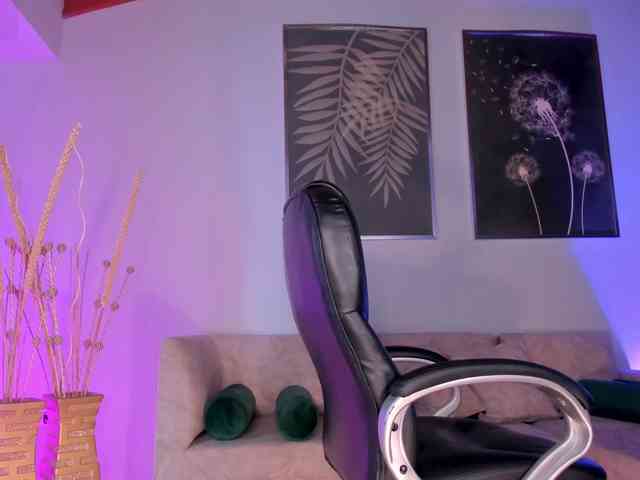 MileyCruz webcam