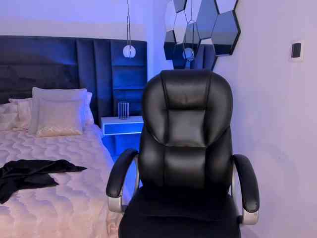 MileyCruz webcam