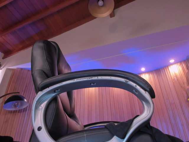 BiancaPierce's BongaCams show and profile