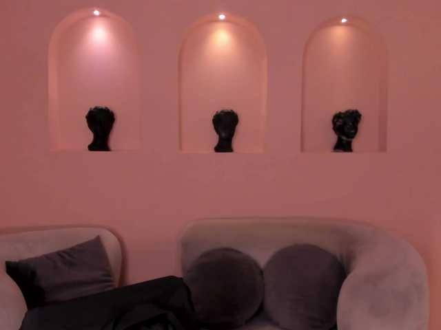 BiancaPierce's BongaCams show and profile