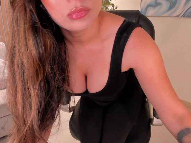 BiancaPierce's BongaCams show and profile