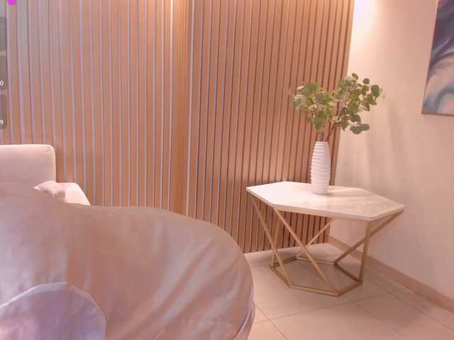 BiancaPierce's BongaCams show and profile