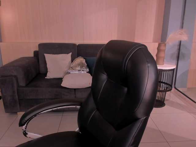 BiancaPierce's BongaCams show and profile