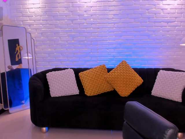 BiancaPierce — Ur cock is the only thing that vibrates my pussy Goal: Blow Job + Fuck Pussy  @remain Tokens Left  IG: biancaxpierce1 