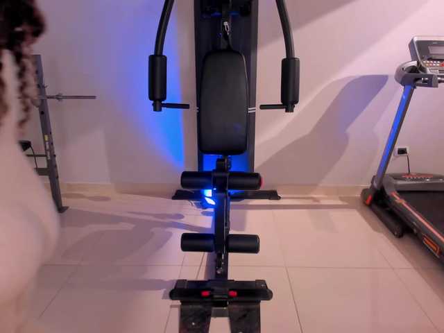 BiancaPierce's BongaCams show and profile