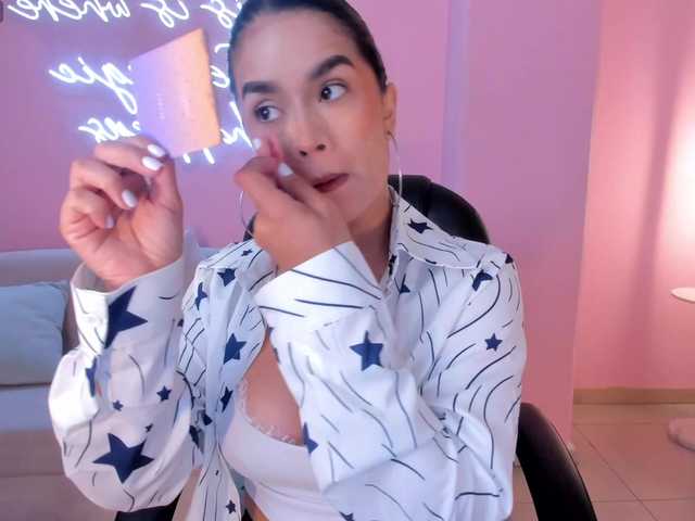 BiancaPierce's BongaCams show and profile