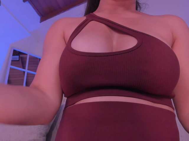 BiancaPierce's BongaCams show and profile