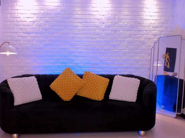 BiancaPierce's BongaCams show and profile