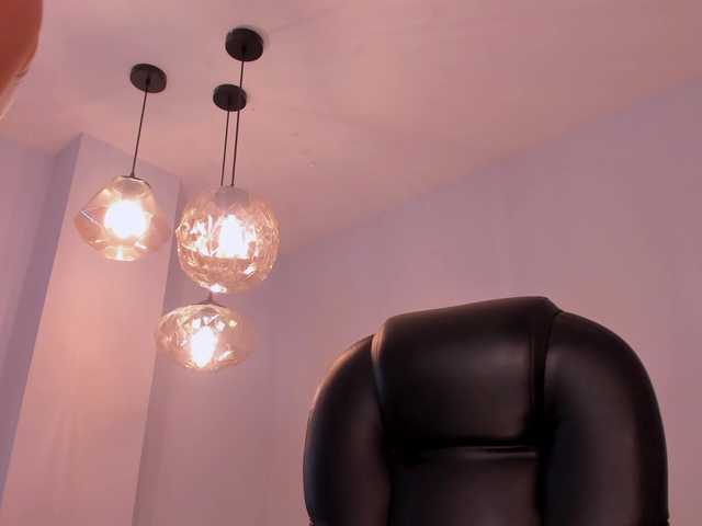 BiancaPierce's BongaCams show and profile