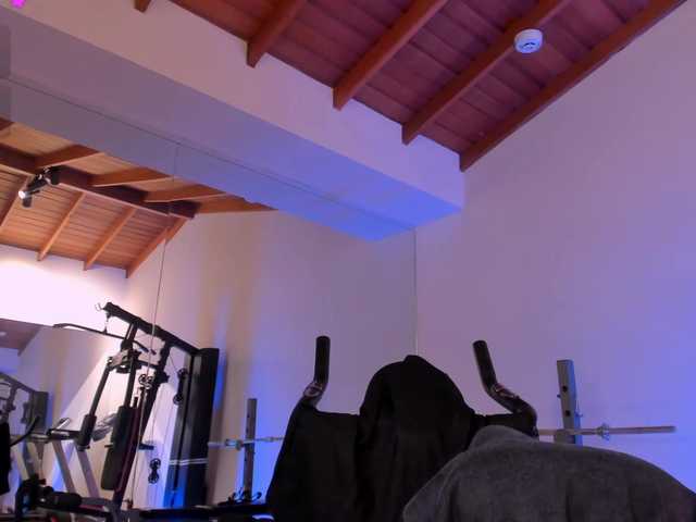 BiancaPierce's BongaCams show and profile