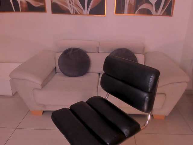 BiancaPierce's BongaCams show and profile