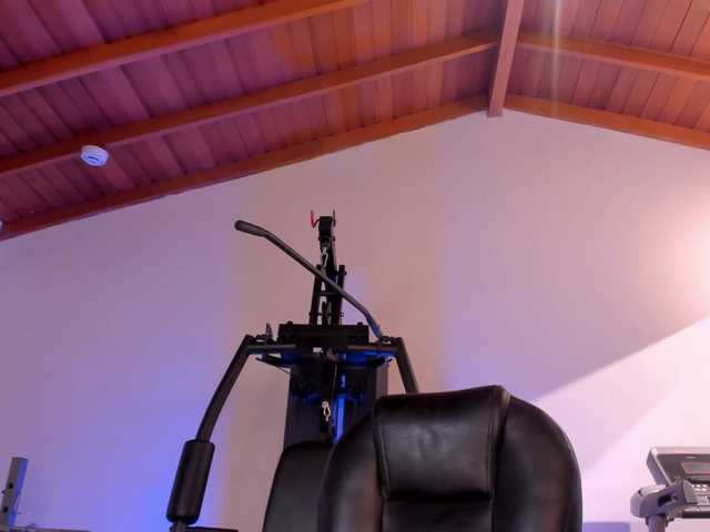 BiancaPierce's BongaCams show and profile