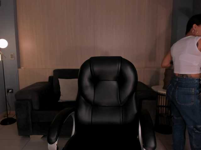 BiancaPierce's BongaCams show and profile