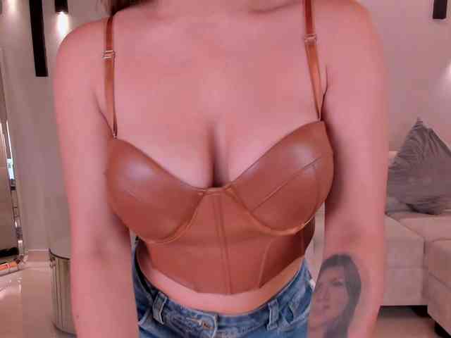 naked chatroom BiancaPierce