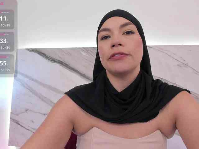 amira-s Live Webcam on BongaCams