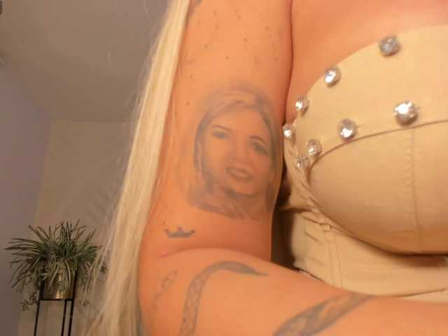 SophiePalmer's BongaCams show and profile