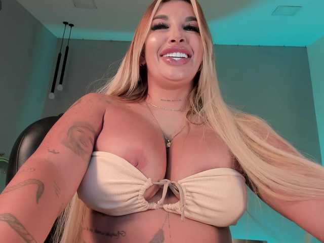 SophiePalmer's BongaCams show and profile