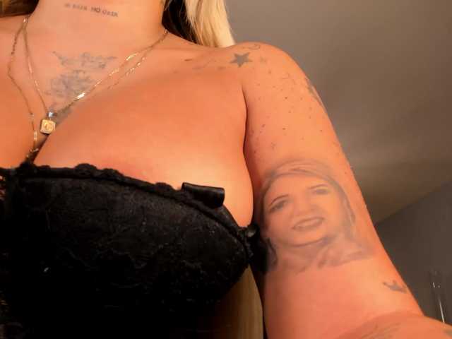 SophiePalmer's BongaCams show and profile