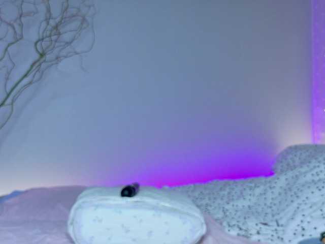 LinaStones's BongaCams show and profile