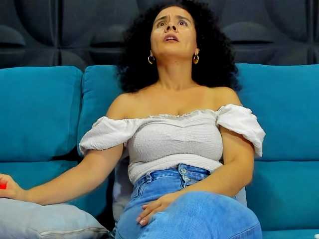 Samhotie's BongaCams show and profile