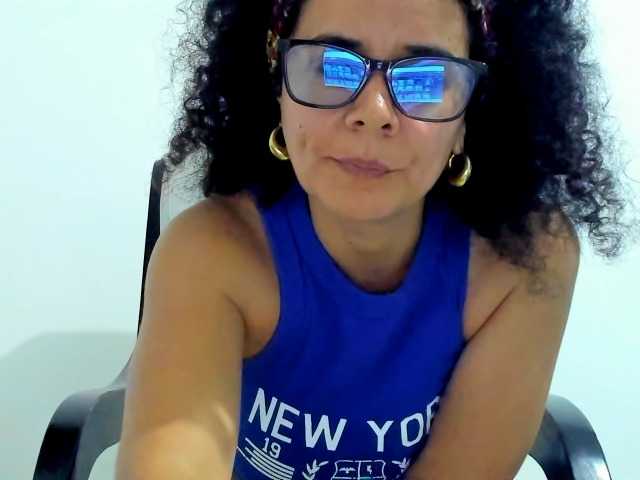 Samhotie's BongaCams show and profile