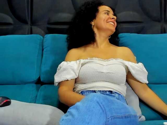 Samhotie's BongaCams show and profile