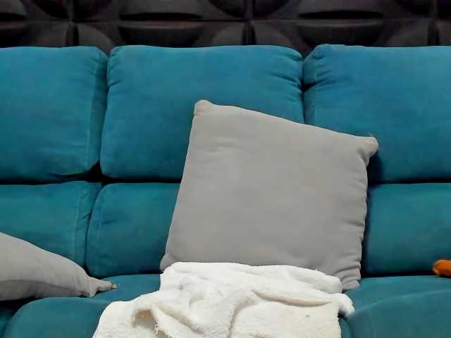 Samhotie's BongaCams show and profile