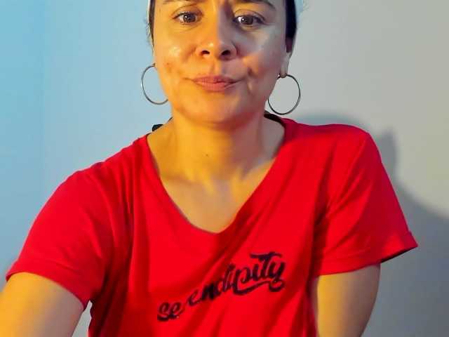 Samhotie's BongaCams show and profile