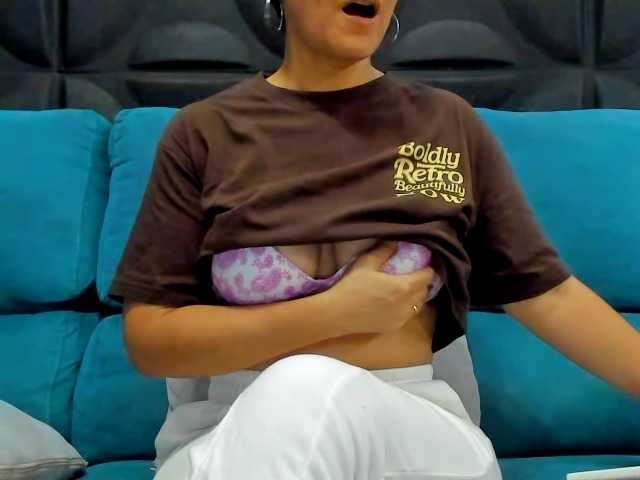 Samhotie's BongaCams show and profile