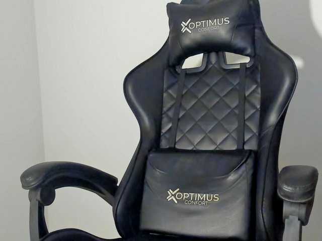 Samhotie's BongaCams show and profile