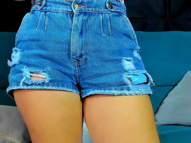 Samhotie's BongaCams show and profile